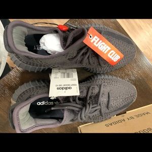Yeezy Boost 350 V2 Cinder Hoodie Khaki 350 Cap Swag